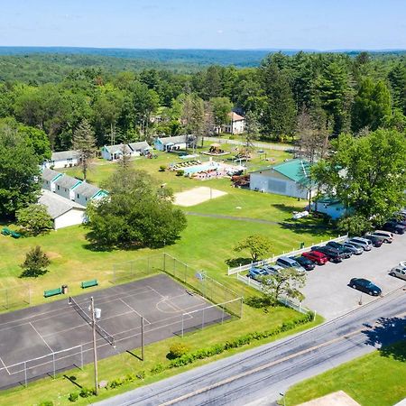 Chestnut Grove Family Resort Mount Pocono Eksteriør billede