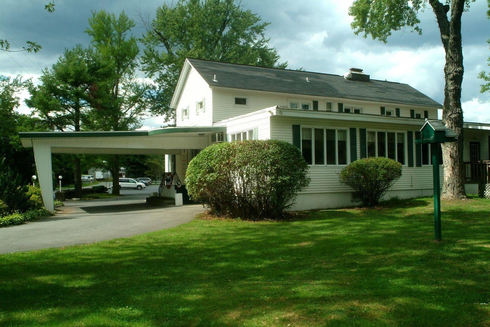 Chestnut Grove Family Resort Mount Pocono Eksteriør billede