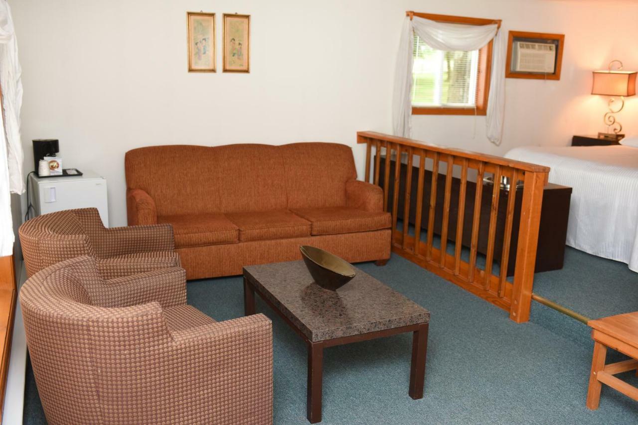 Chestnut Grove Family Resort Mount Pocono Eksteriør billede