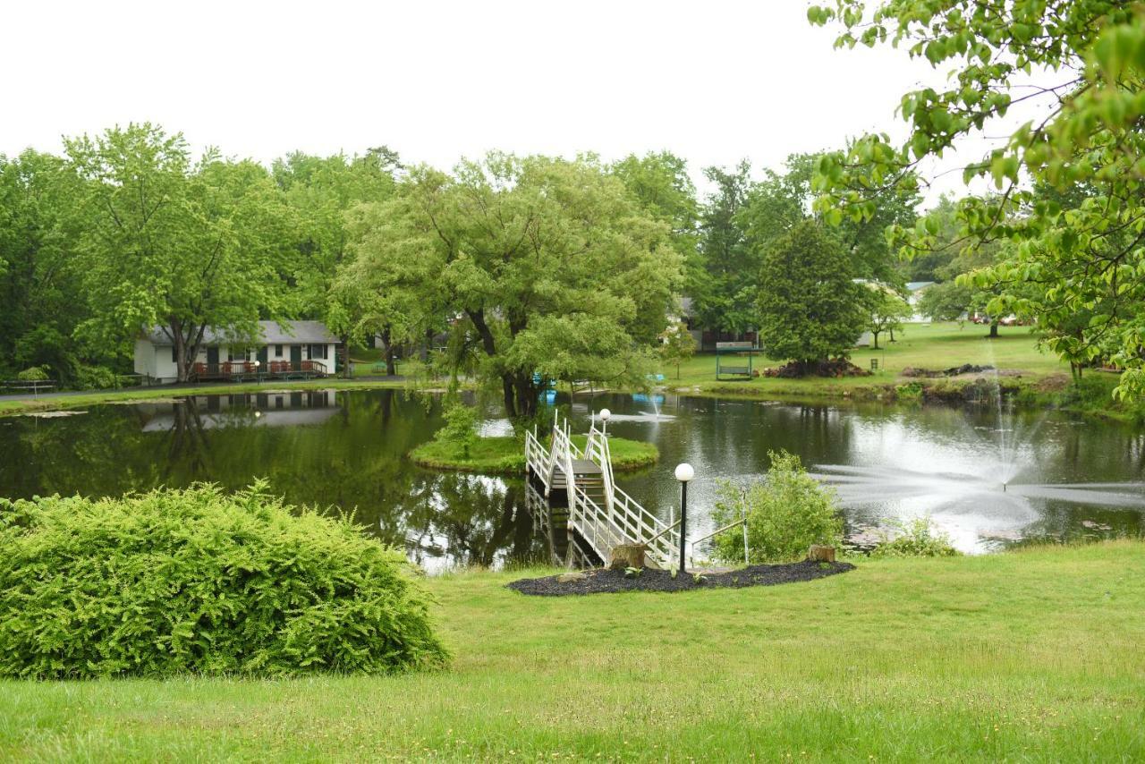 Chestnut Grove Family Resort Mount Pocono Eksteriør billede