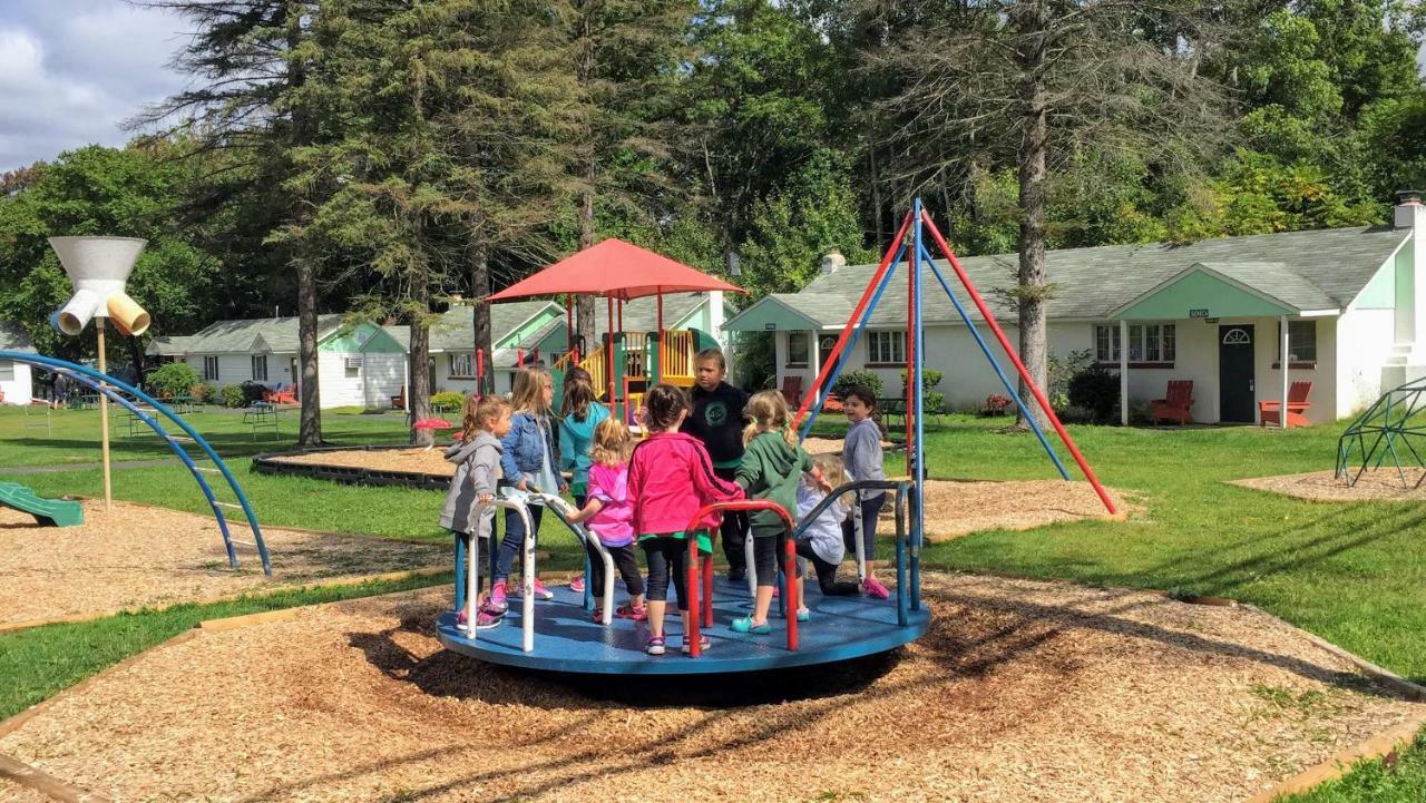 Chestnut Grove Family Resort Mount Pocono Eksteriør billede