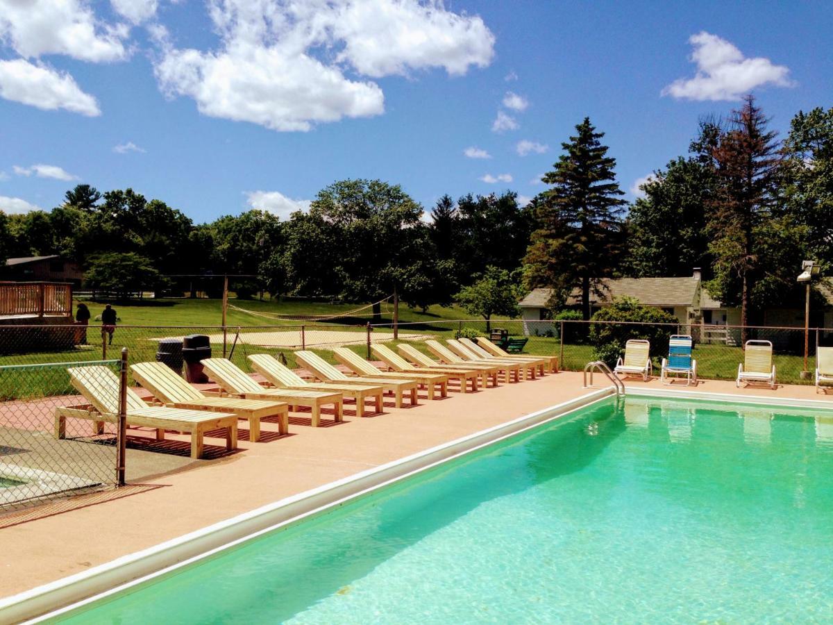 Chestnut Grove Family Resort Mount Pocono Eksteriør billede